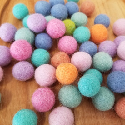 Wool balls for 100 board