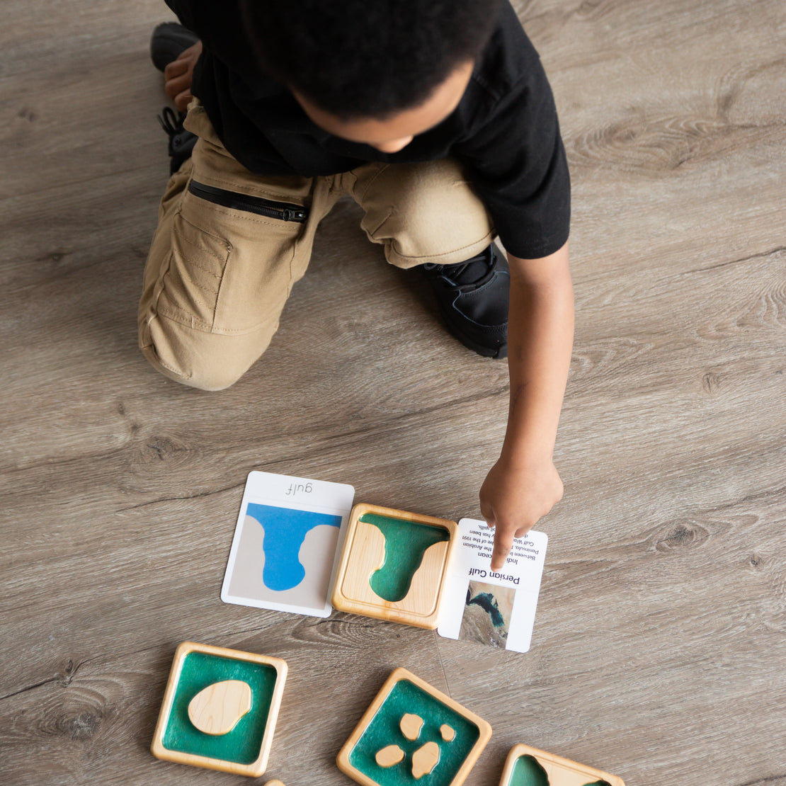 Montessori materials - Land form tiles - Landforms & Bodies of Water - Wooden toys - Montessori