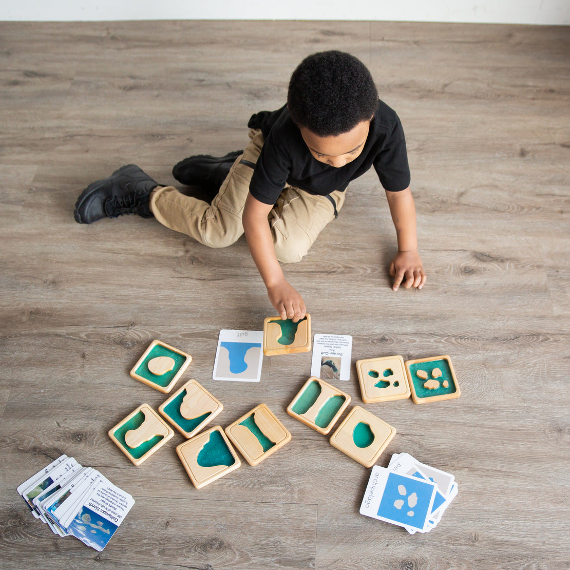 Montessori materials - Land form tiles - Landforms & Bodies of Water - Wooden toys - Montessori