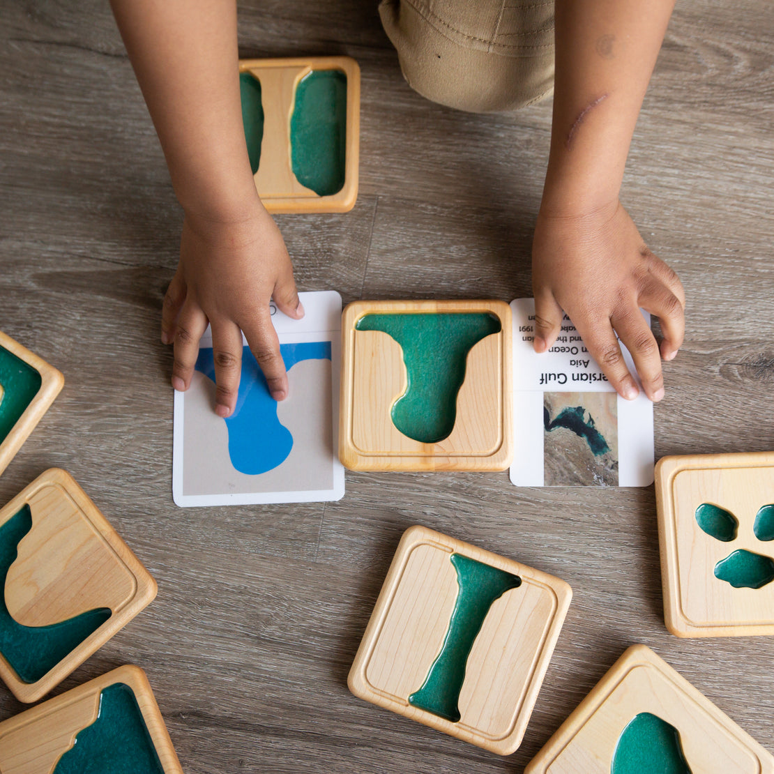 Montessori materials - Land form tiles - Landforms & Bodies of Water - Wooden toys - Montessori