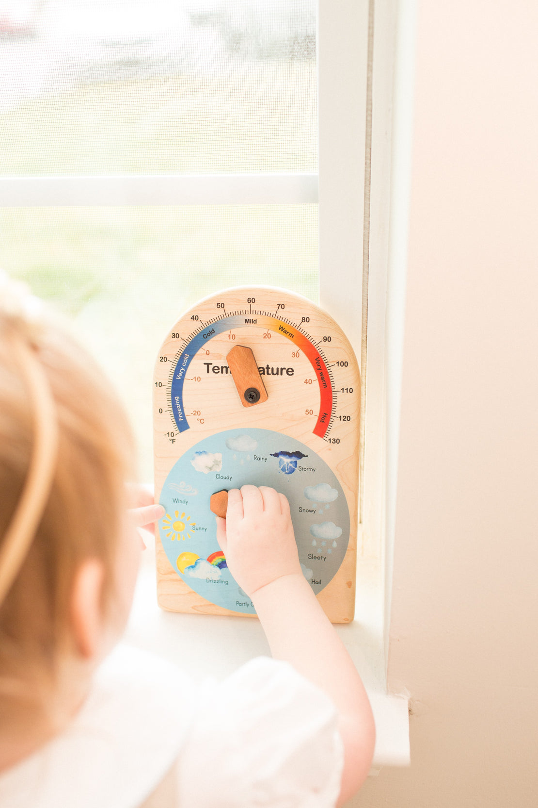 Weather station for kids - temperature and weather chart