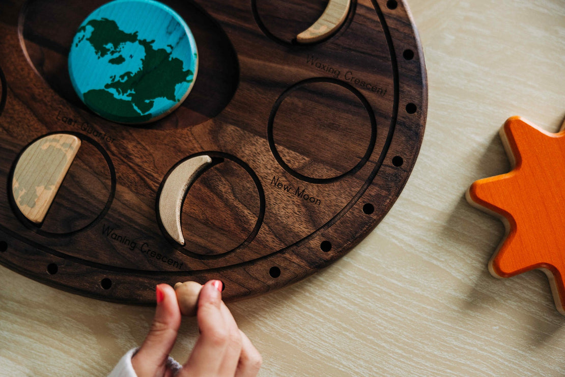 Moon phases puzzle - Moon Calendar - Moon phase