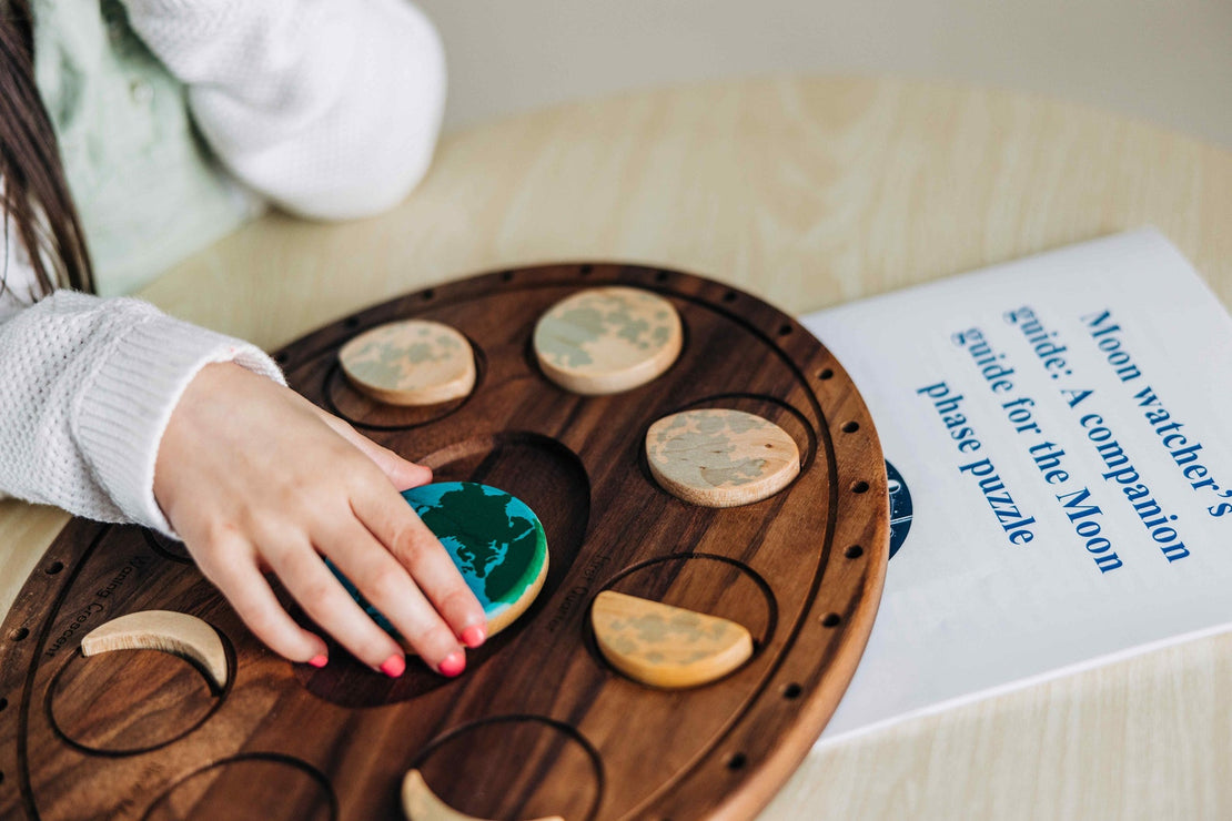 Moon phases puzzle - Moon Calendar - Moon phase