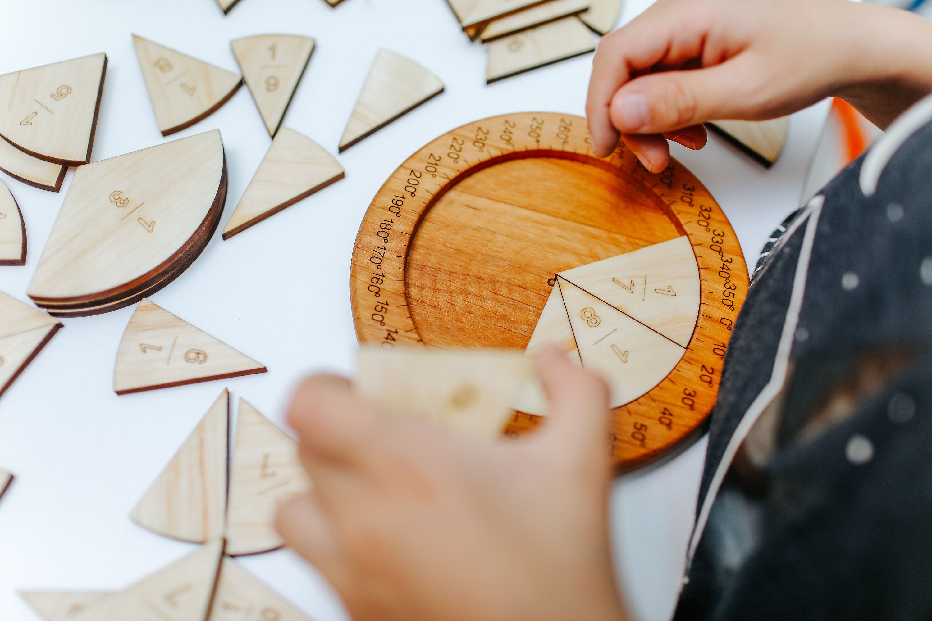 Fractions learning kit - Fraction circles - Montessori math manipulati ...